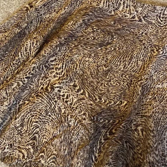 Alice + Olivia | Selena Animal Print Silk Batwing Blouse Top M - Picture 6 of 7